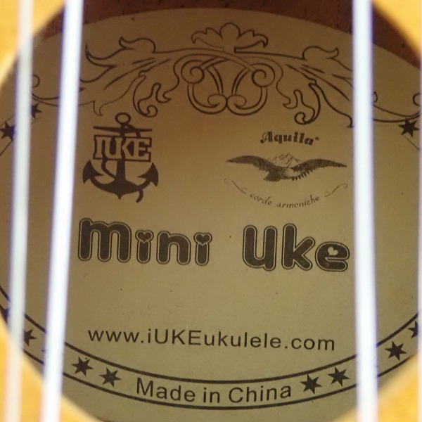 実際に弊社で買取させて頂いたiUke/アイユーク IUKE-M01-P/SB  超ミニサイズ ピッコロウクレレ パイナップル型 ギグケース付の画像 4枚目