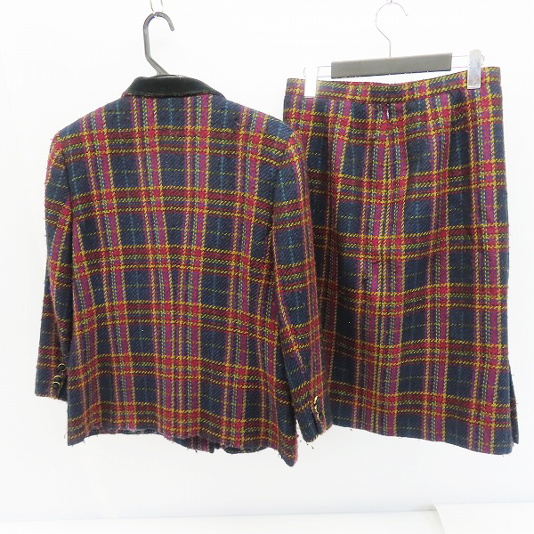 実際に弊社で買取させて頂いたBurberrys/バーバリーズ レディース ビンテージ シルク混ウールセットアップ ジャケット/スカート13BRの画像 1枚目