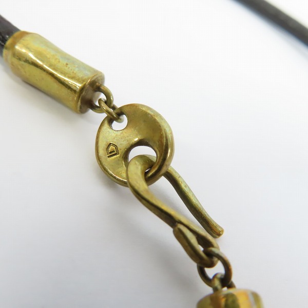 実際に弊社で買取させて頂いたGARNI/ガルニ レザーコード付き クロスネックレスの画像 4枚目