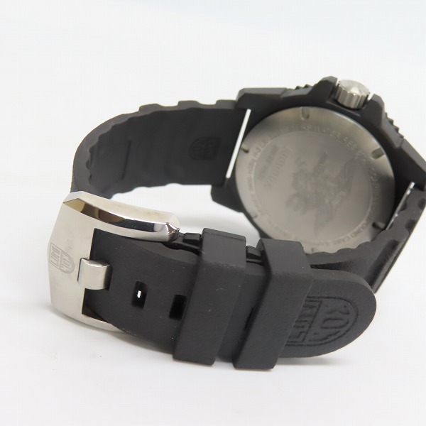 実際に弊社で買取させて頂いた 【保証期間内】LUMINOX/ルミノックス MASTER CARBON SEAL 3800 SERIES/マスター カーボン 腕時計  Ref.3801の画像 2枚目