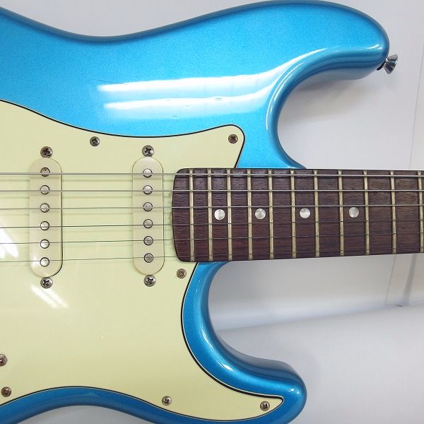 実際に弊社で買取させて頂いた★Bacchus/バッカス Universe Series ストラトキャスターType SSH ソフトケース付の画像 4枚目