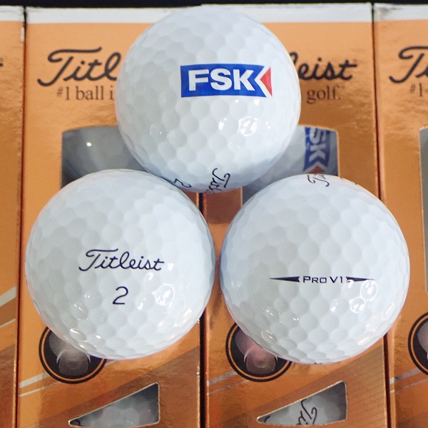 実際に弊社で買取させて頂いた【未使用/マーク入り】Titleist/タイトリスト PRO V1 ゴルフボール 1ダースの画像 1枚目