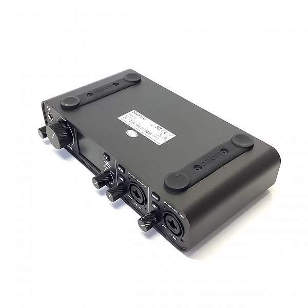 実際に弊社で買取させて頂いたMOTU/モツ/マーク オブ ザ ユニコーン M4 オーディオインターフェイス の画像 4枚目