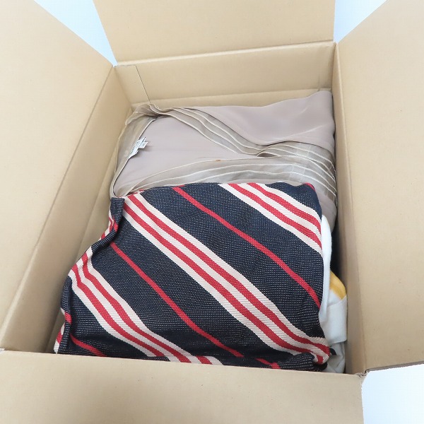 実際に弊社で買取させて頂いた【おまとめ】BURBERRY LONDON/バーバリーロンドン GIORGIO ARMANI VAGIIE レディース スカート セットアップ セーター等