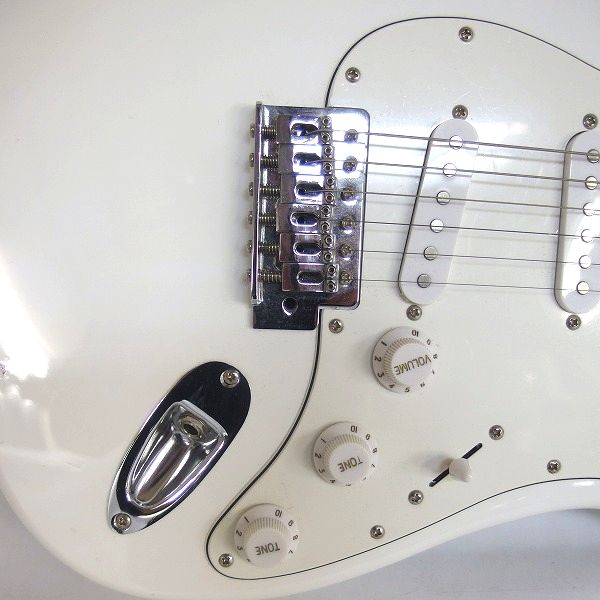 実際に弊社で買取させて頂いた★BUSKER'S/バスカーズ ストラトキャスターType ホワイト ソフトケース付の画像 5枚目