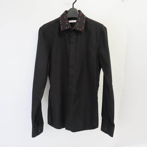 実際に弊社で買取させて頂いたGIVENCHY/ジバンシィ16SS スタッズ付きスリムフィットドレスシャツ 16S 6201 300/39