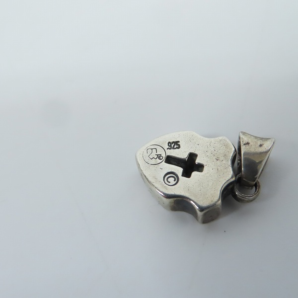 実際に弊社で買取させて頂いたTRAVIS WALKER/トラヴィスワーカー シールドチャーム ペンダント SV925の画像 4枚目