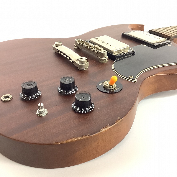 実際に弊社で買取させて頂いた★【弦無し】Epiphone/エピフォン SG Worn G-400 エレキギター ギグケース付きの画像 4枚目