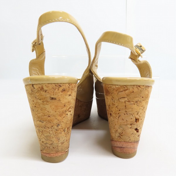 実際に弊社で買取させて頂いたJIMMY CHOO/ジミーチュウ オープントゥ エナメル ストラップ サンダル/35の画像 1枚目