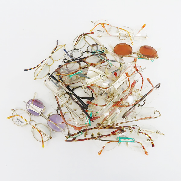 実際に弊社で買取させて頂いた【おまとめ大量】GIORGIO ARMANI/BANE.TEMPLE 他 眼鏡/メガネフレーム/アイウェアの画像 1枚目