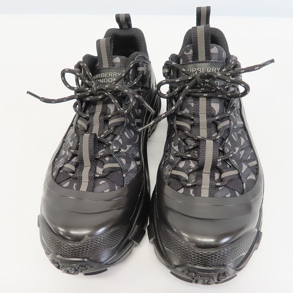 実際に弊社で買取させて頂いたBURBERRY/バーバリー アーサー  モノグラム スニーカー 40