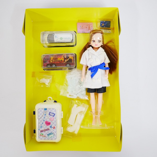 実際に弊社で買取させて頂いたタカラトミー 株主優待2007年 トミカ、リカちゃん限定セット 非売品の画像 1枚目