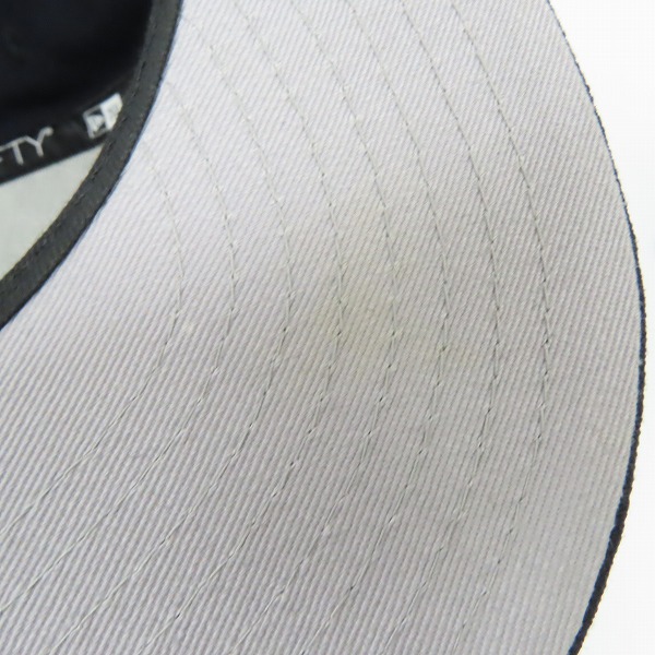 実際に弊社で買取させて頂いたFRAGMENT DESIGN×NEW ERA/フラグメントデザイン×ニューエラ FRG ロゴ刺繍 キャップ/7-1/2の画像 8枚目