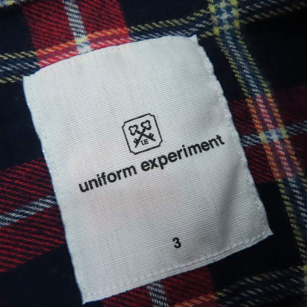 実際に弊社で買取させて頂いた【未使用】uniform experiment/ユニフォーム エクスペリメント チェック柄/スタープリント 長袖シャツ UE-123047/3の画像 2枚目