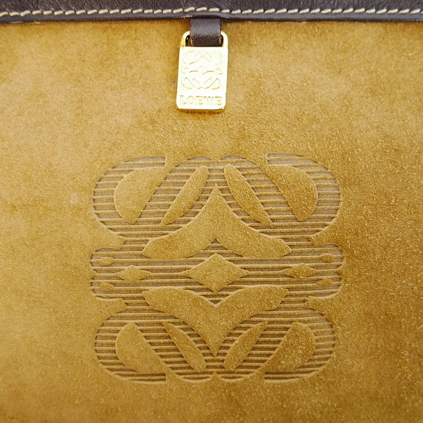 実際に弊社で買取させて頂いたLOEWE/ロエベ アナグラム ロゴ型押し スエード クラッチバッグの画像 3枚目