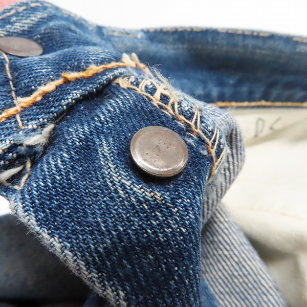 実際に弊社で買取させて頂いたLevis/リーバイス Aタイプ 501 刻印点々/Vステッチ ヴィンテージ デニムパンツの画像 6枚目