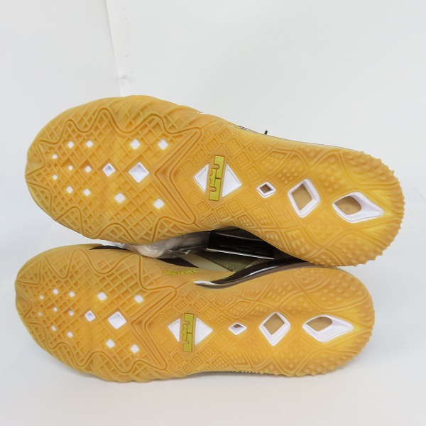 実際に弊社で買取させて頂いた【未使用】Nike×atoms/ナイキ×アトモス Lebron 18 LowViotech スニーカー CW3153-200 /26.5の画像 2枚目