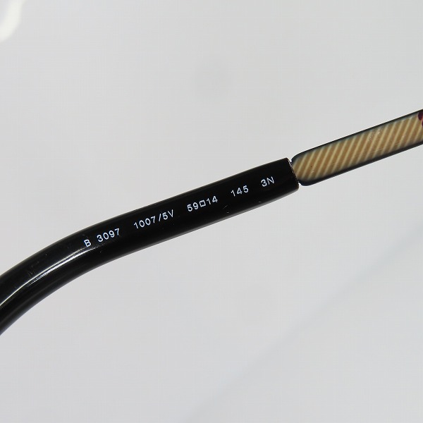 実際に弊社で買取させて頂いたBURBERRY/バーバリー ティアドロップサングラス B3097 1007の画像 4枚目