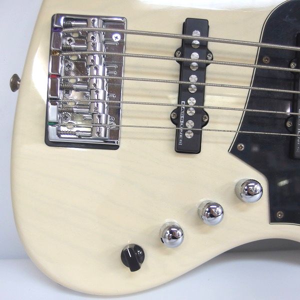 実際に弊社で買取させて頂いた★【難有り】Bacchus/バッカス GLOBAL Series ジャズベースType 5弦ベース ソフトケース付の画像 5枚目