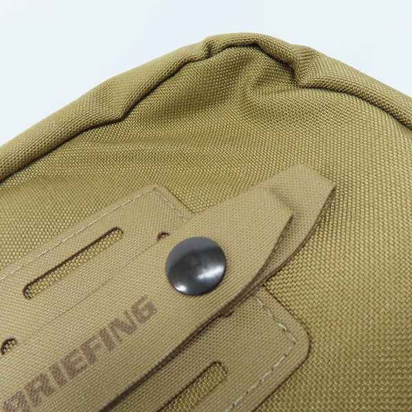 実際に弊社で買取させて頂いたBRIEFING/ブリーフィング PG AT POUCH WIDE ポーチショルダーバッグ ベージュ系 BRM203A09の画像 5枚目