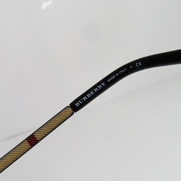 実際に弊社で買取させて頂いたBURBERRY/バーバリー ティアドロップサングラス B3097 1007の画像 5枚目