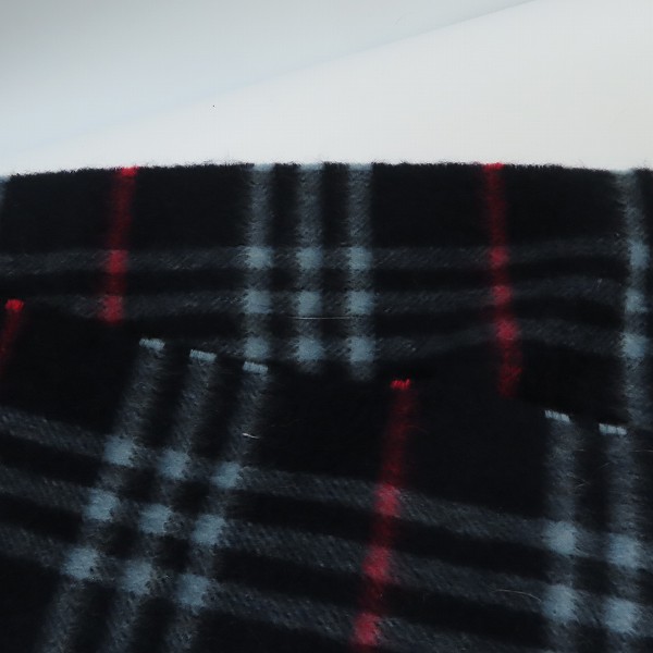 実際に弊社で買取させて頂いたBurberrys/バーバリーズ ノバチェック カシミヤ マフラー ブラックの画像 3枚目