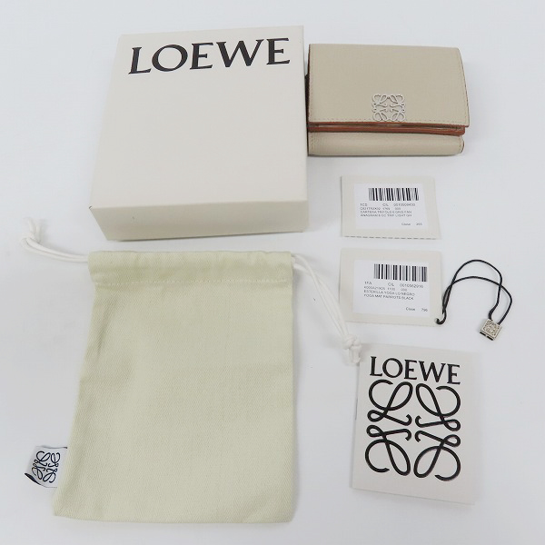 実際に弊社で買取させて頂いたLOEWE/ロエベ アナグラム トライフォールド ウォレットペブル グレイン カーフ C821TR2X02の画像 9枚目
