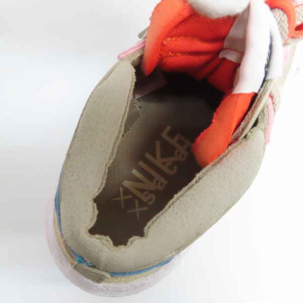 実際に弊社で買取させて頂いた【未使用】NIKE×SACAI×KAWS/ナイキ×サカイ×カウズ BLAZER LOW/ブレーザーロー DM7901-200/26.5の画像 4枚目