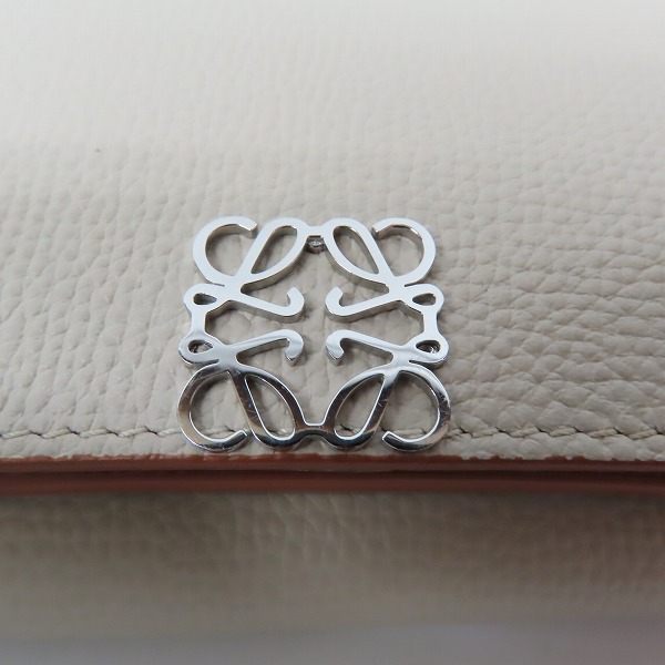 実際に弊社で買取させて頂いたLOEWE/ロエベ アナグラム トライフォールド ウォレットペブル グレイン カーフ C821TR2X02の画像 5枚目