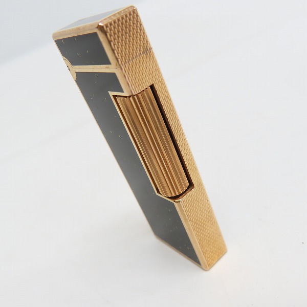 実際に弊社で買取させて頂いたdunhill/ダンヒル サイドローラーガスライター ブラック × ゴールド 箔散らしデザインの画像 5枚目