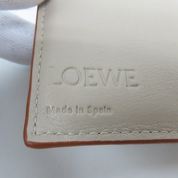 実際に弊社で買取させて頂いたLOEWE/ロエベ アナグラム トライフォールド ウォレットペブル グレイン カーフ C821TR2X02の画像 4枚目