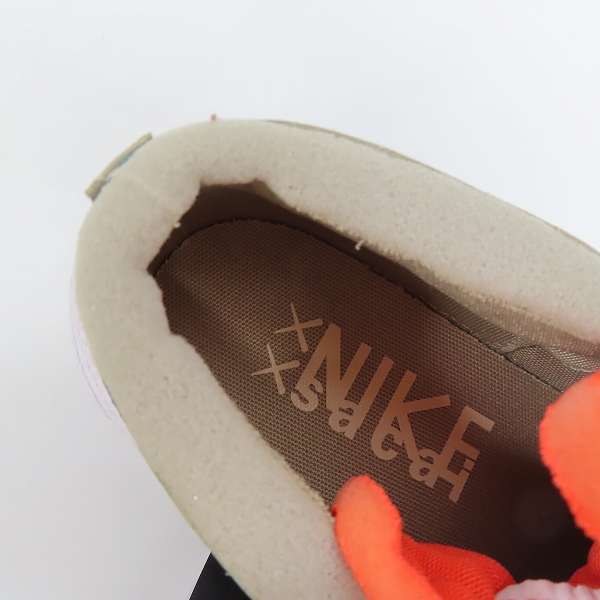 実際に弊社で買取させて頂いた【未使用】NIKE×SACAI×KAWS/ナイキ BLAZER LOW ブレーザー DM7901-200 /24.5の画像 4枚目