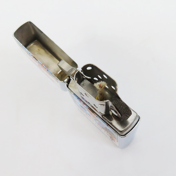 実際に弊社で買取させて頂いたZIPPO/ジッポー Sean Connery as James Bond 007 96年製の画像 4枚目