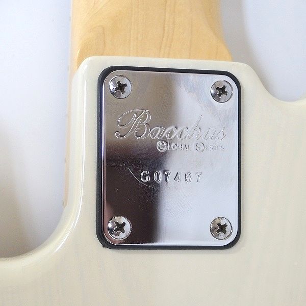 実際に弊社で買取させて頂いた★【難有り】Bacchus/バッカス GLOBAL Series ジャズベースType 5弦ベース ソフトケース付の画像 8枚目