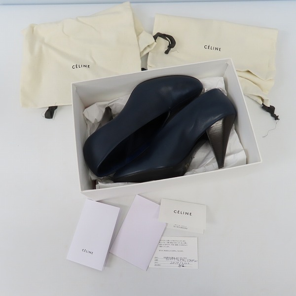 実際に弊社で買取させて頂いた【ギャラ付】CELINE/セリーヌ Vネック レザー パンプス 320273LPSC/38.5の画像 8枚目