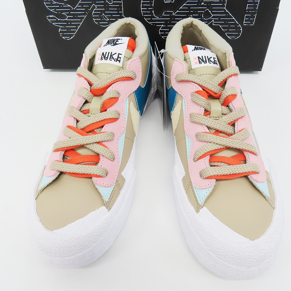 実際に弊社で買取させて頂いた【未使用】NIKE×SACAI×KAWS/ナイキ×サカイ×カウズ BLAZER LOW/ブレーザーロー DM7901-200/26.5