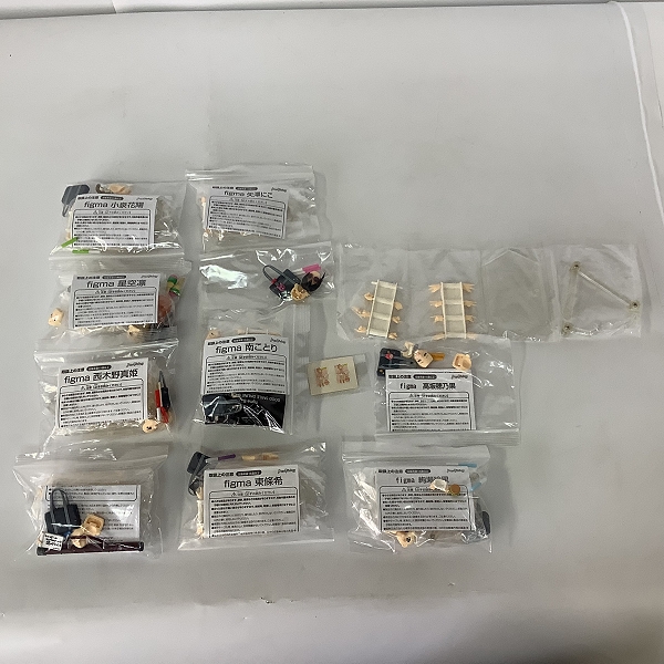 実際に弊社で買取させて頂いたマックスファクトリー figma ラブライブ  高坂穂乃果 園田海未 南ことり他 μ's 9種 セットの画像 2枚目