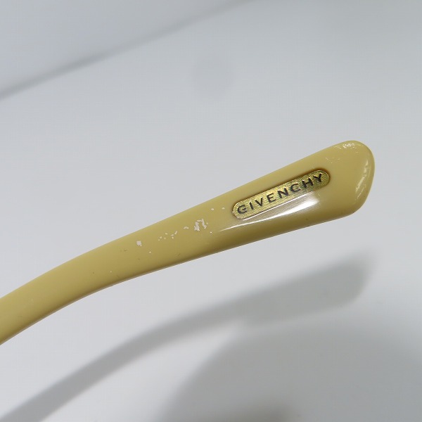 実際に弊社で買取させて頂いたGIVENCHY/ジバンシィ サングラス SGV 306Gの画像 6枚目