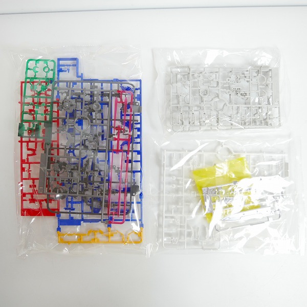 実際に弊社で買取させて頂いた【未組立】バンダイ RG 1/144 シャア専用ザク/ガンダムエクシア/ダブルオークアンタ/3点セット/ガンダム/00/ガンプラの画像 4枚目