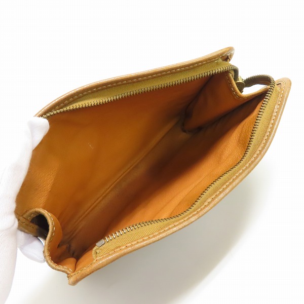 実際に弊社で買取させて頂いたCELINE/セリーヌ マカダム柄 クラッチバッグの画像 3枚目