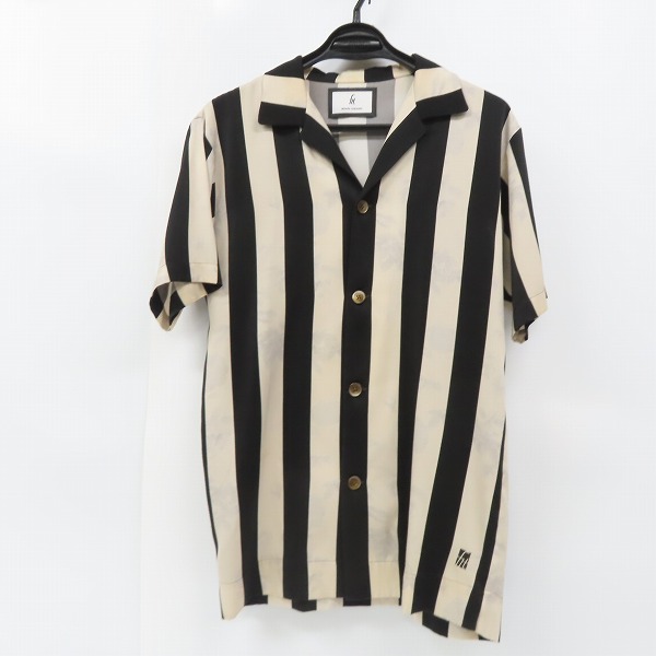 実際に弊社で買取させて頂いたFIT MIHARA YASUHIRO/フィットミハラヤスヒロ ストライプ フラワープリント 開襟サテン 半袖シャツ F00SH004/46