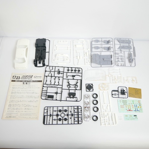 実際に弊社で買取させて頂いた【手付含】アオシマ 1/24 アリスト3.0V/Y33グロリア グランツーリスモアルティマ/C33ローレルメダリストクラブL/3点セットの画像 3枚目