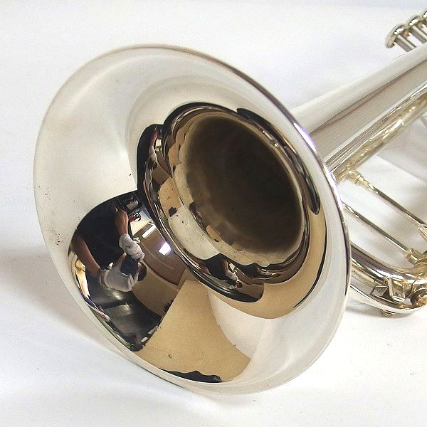 実際に弊社で買取させて頂いた★【難有り】YAMAHA/ヤマハ Xenoシリーズ YTR-8335S/YTR8335S トランペット 銀メッキ仕上げ ハードケース付の画像 2枚目