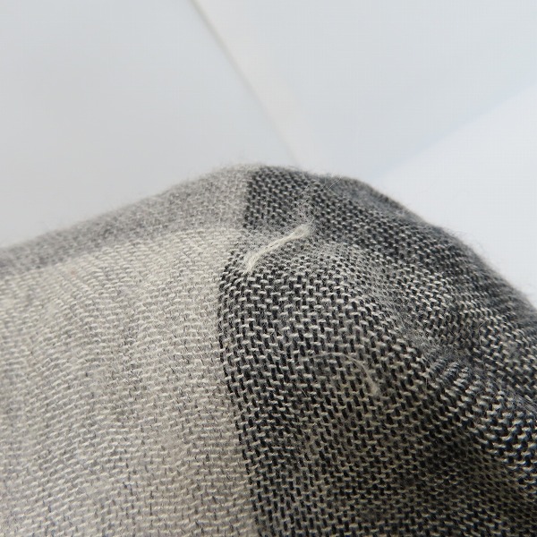 実際に弊社で買取させて頂いたBURBERRY/バーバリー チェック柄 大判ストール グレー系の画像 3枚目