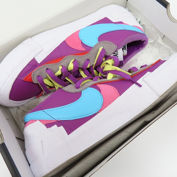 実際に弊社で買取させて頂いたNIKE×SACAI×KAWS/ナイキ×サカイ×カウズ BLAZER LOW/ブレーザーロー DM7901-500/29の画像 8枚目