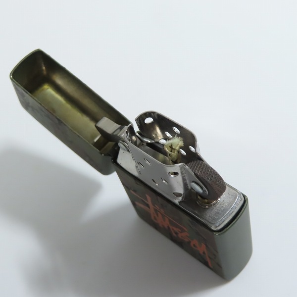 実際に弊社で買取させて頂いたZIPPO/ジッポー stussyロゴ 迷彩/カモフラ柄 97年製の画像 4枚目