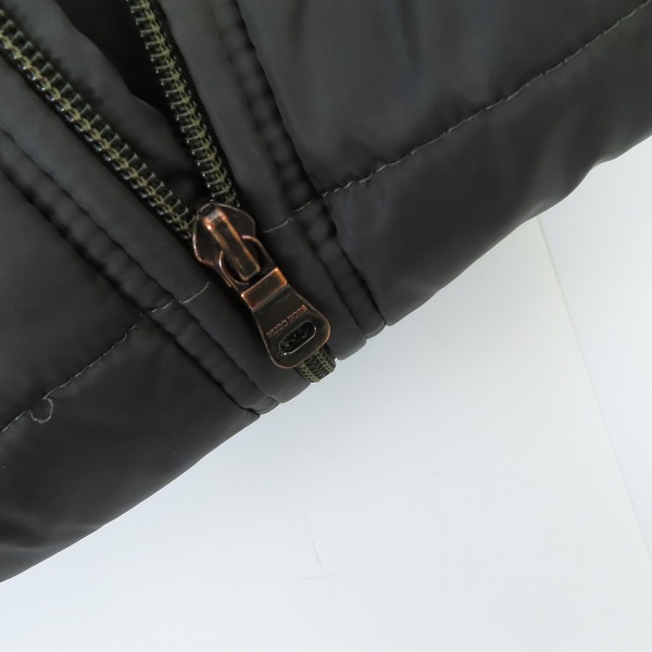 実際に弊社で買取させて頂いたHUGO BOSS/ヒューゴボス 中綿 ジップアップ ジャケット ブラック 054の画像 8枚目