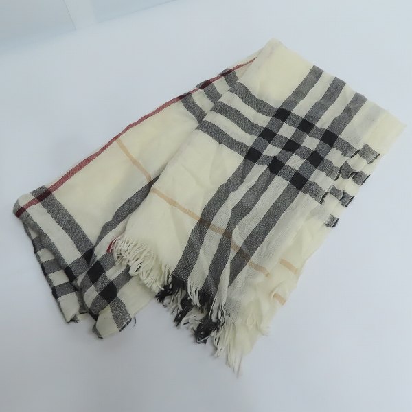 実際に弊社で買取させて頂いたBURBERRY/バーバリー  チェック柄ストール ホワイト系