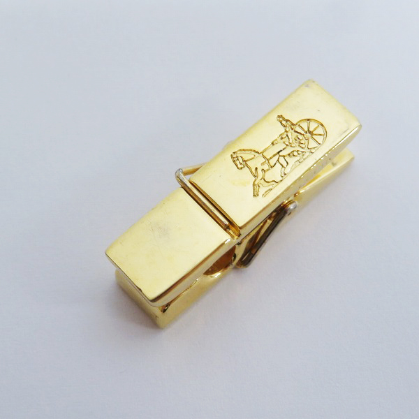 実際に弊社で買取させて頂いたCELINE/セリーヌ  ロゴ刻印 クリップ ゴールドの画像 1枚目