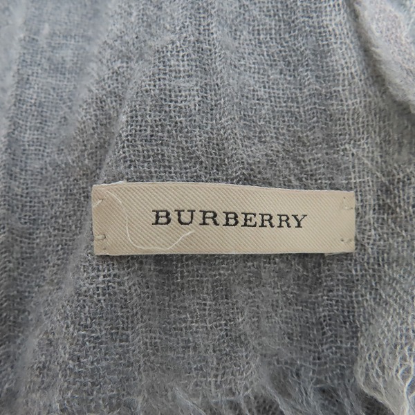 実際に弊社で買取させて頂いたBURBERRY/バーバリー チェック柄 大判ストール グレー系の画像 1枚目